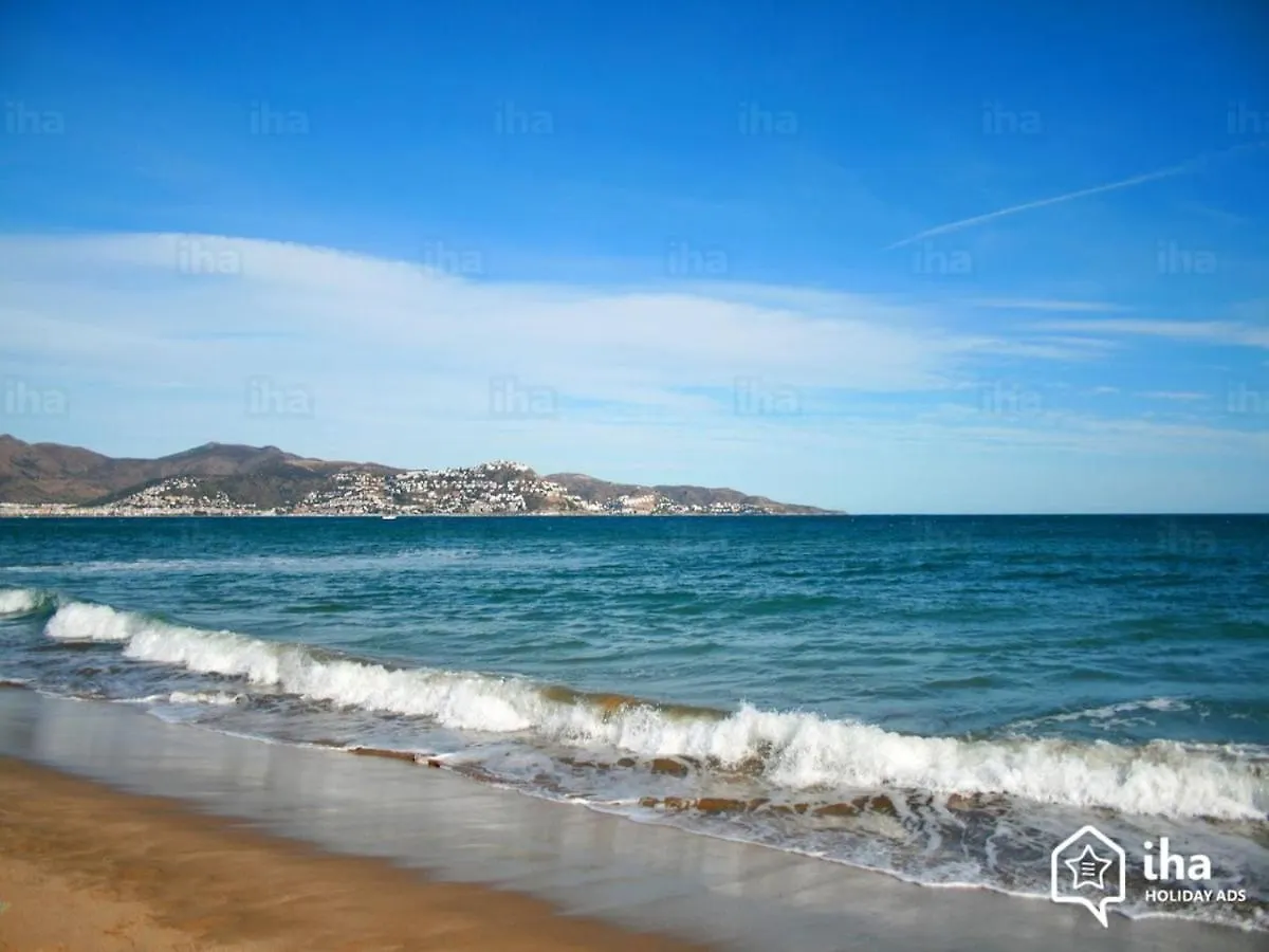 148-Empurialola - Beautiful Villa With Pool And Garden With Mooring Empuriabrava 0*,  Španělsko
